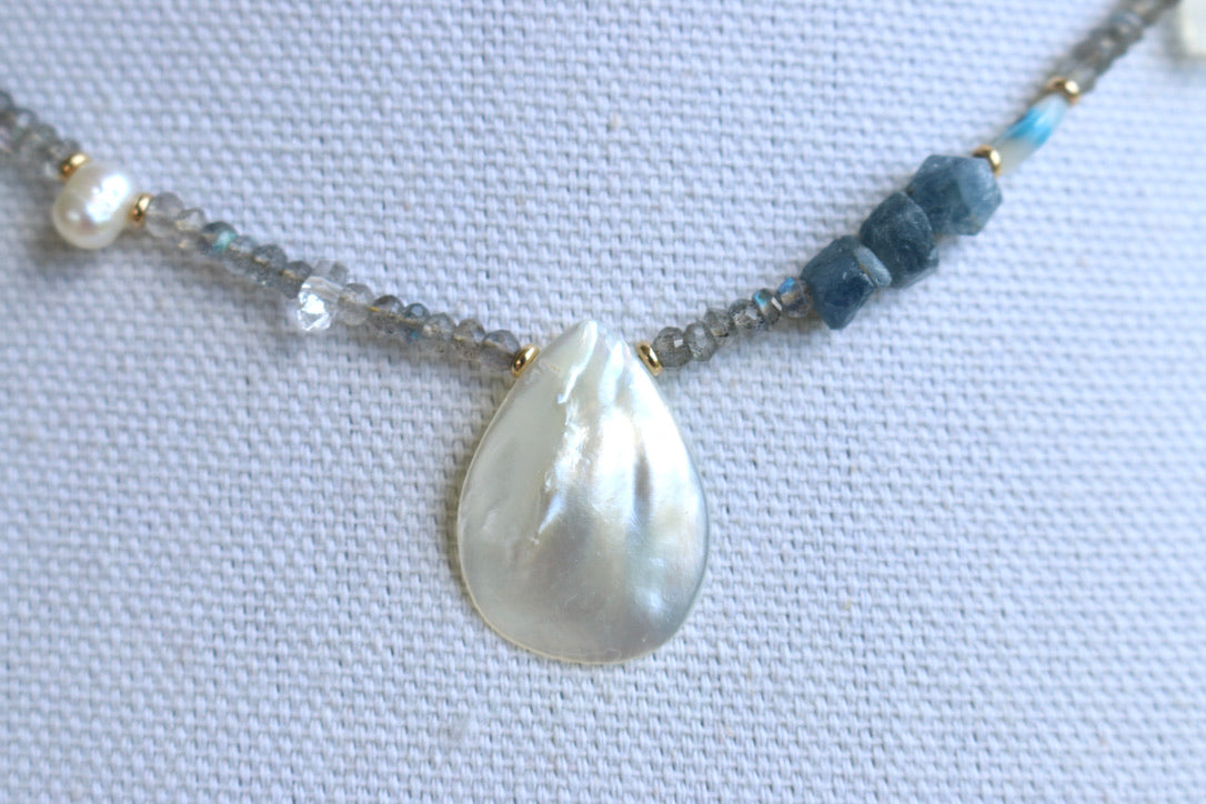 Beachy Necklace Labradorite