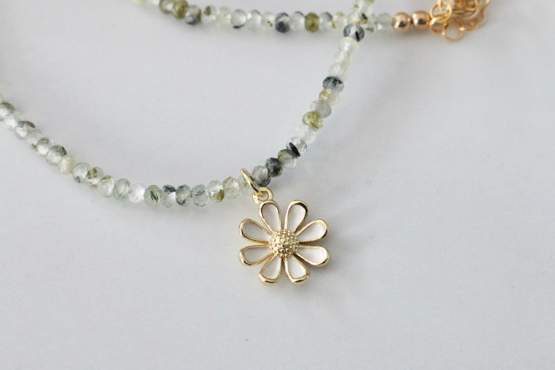 Daisy Necklace